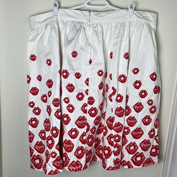 Torrid Betty Boop Runway Skater Skirt with Pockets Size 22 - Picture 6 of 10